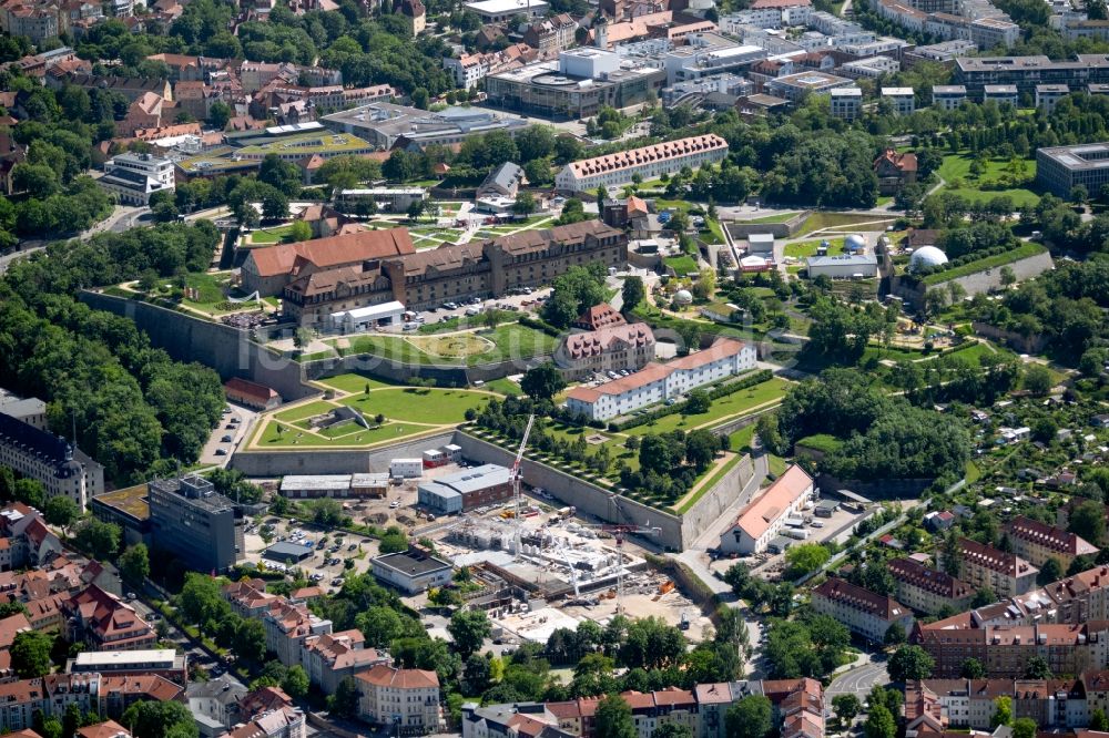 Luftaufnahme Erfurt - Baustelle des WohnProjekt Andreas Gärten am Petersberg im Ortsteil Altstadt in Erfurt im Bundesland Thüringen, Deutschland