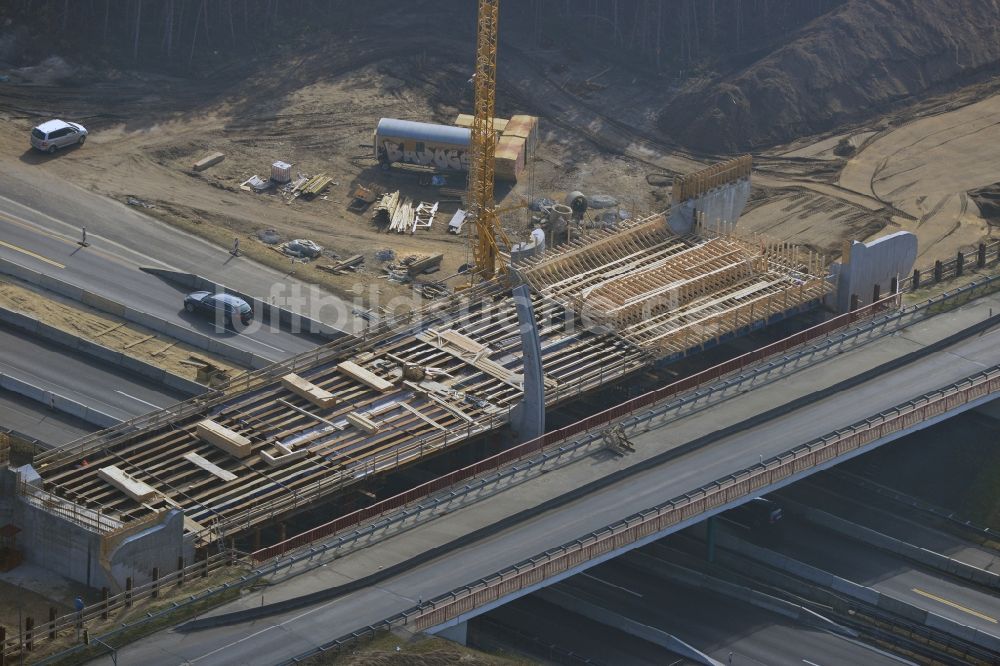 Kremmen aus der Vogelperspektive: Baustelle zum Ausbau des Autobahnanschlußstelle AS Kremmen am Autobahndreieck Havelland im Bundesland Brandenburg