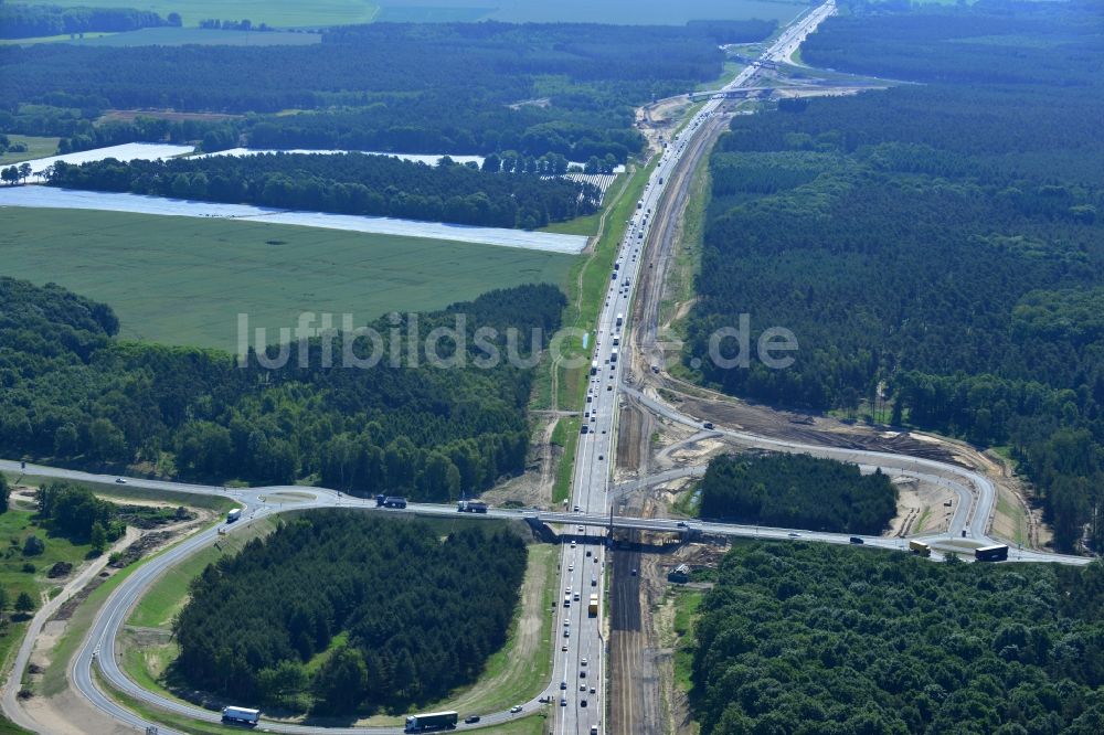 Luftbild Kremmen - Baustelle zum Ausbau des Autobahnanschlußstelle AS Kremmen am Autobahndreieck Havelland im Bundesland Brandenburg
