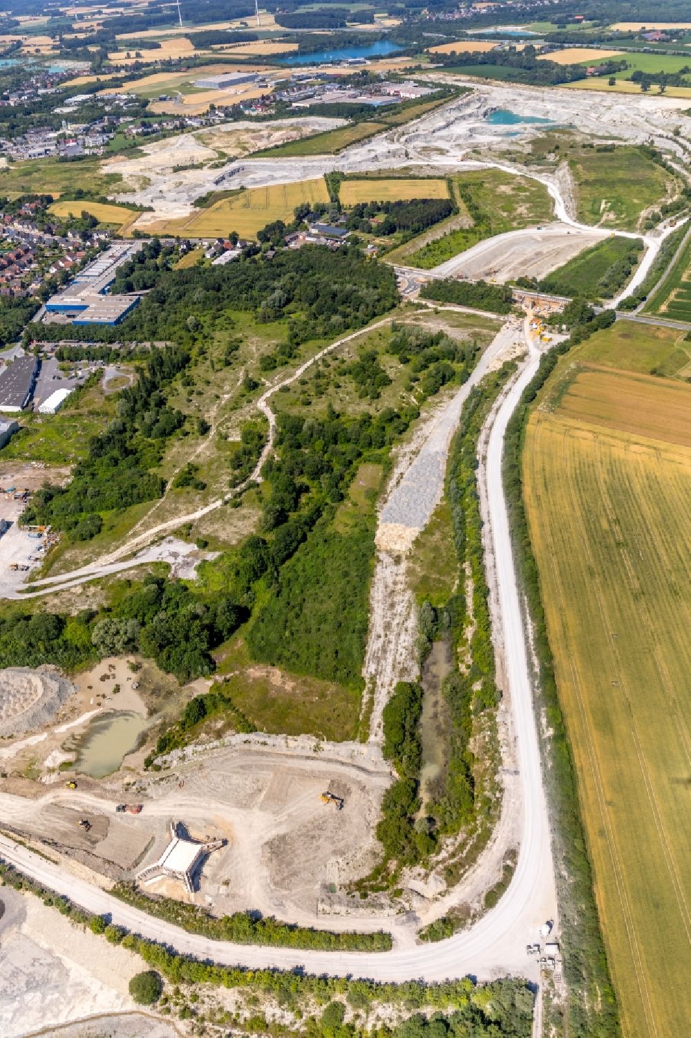 Luftbild Beckum - Baustelle zum Ausbau der Ortsumgehung im Straßenverlauf der Bundesstraße B58 bis zur Kreisstraße K45 in Beckum im Bundesland Nordrhein-Westfalen, Deutschland