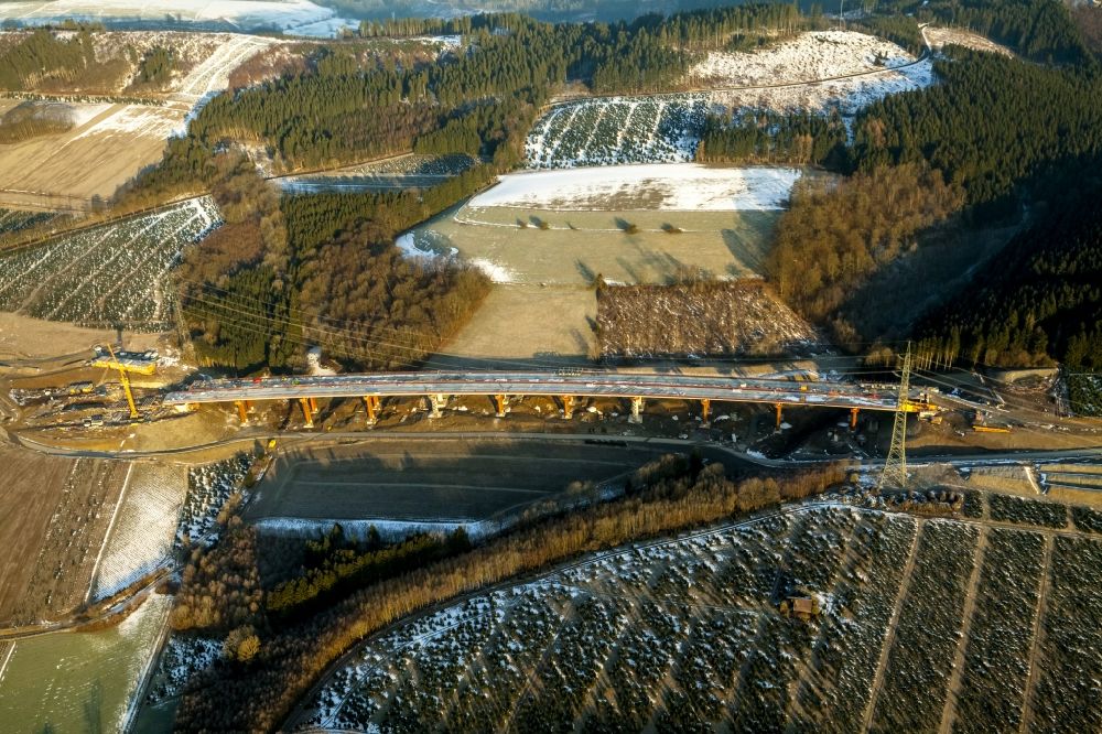 Bestwig Velmede von oben - Baustelle zum Brückenneubau im Rahmen des Ausbaus der Autobahn BAB A46 bei Bestwig-Velmede im Bundesland Nordrhein-Westfalen