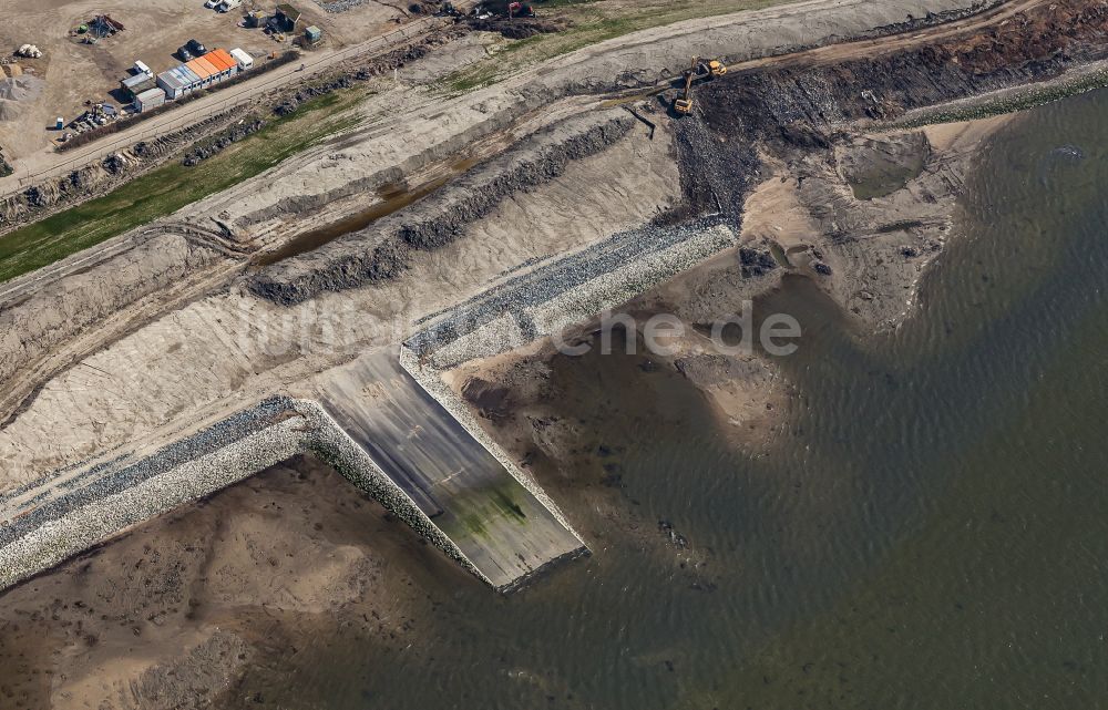 Luftaufnahme Dagebüll - Baustelle zum Deich- Schutzstreifen Klimadeich am Dagebüller Koog in Dagebüll im Bundesland Schleswig-Holstein, Deutschland