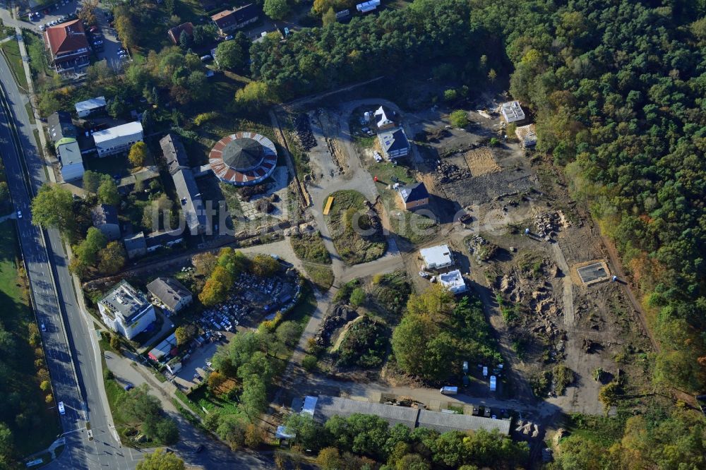 Luftaufnahme Hoppegarten - Baustelle zum Einfamilienhausneubau an der Rennbahnallee in Dahlwitz- Hoppegarten im Bundesland Brandenburg