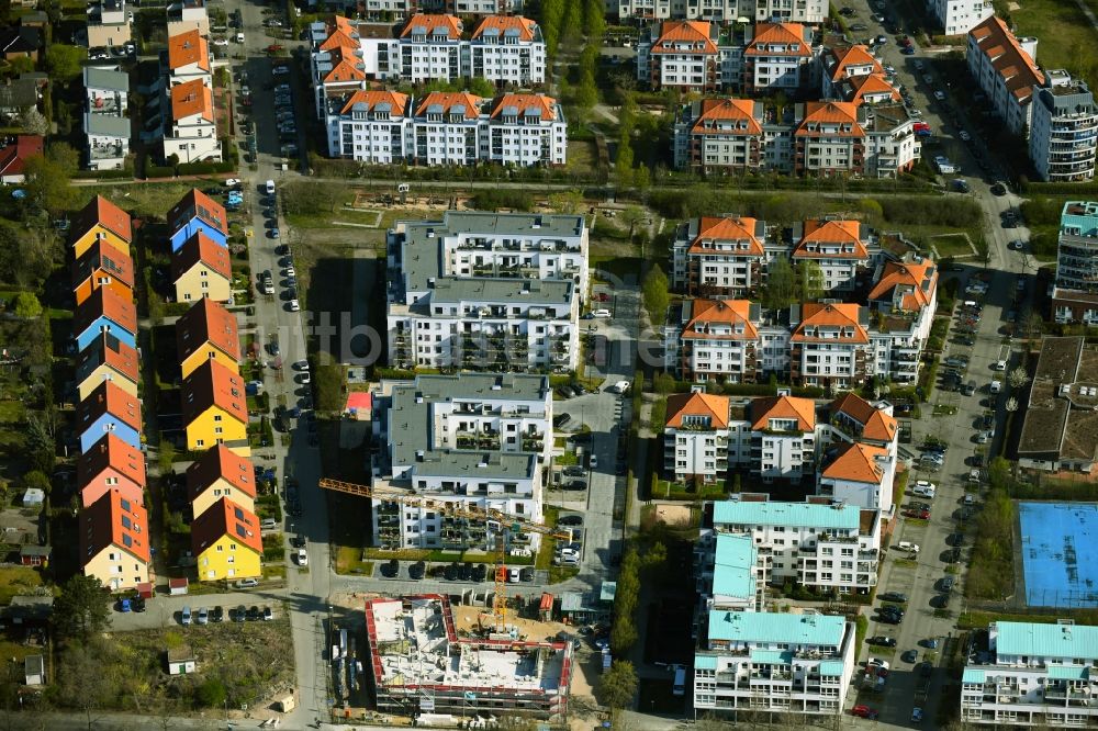 Luftaufnahme Berlin - Baustelle zum Neubau einer altersgerechten Wohnanlage am Gärtnereiring in Berlin, Deutschland