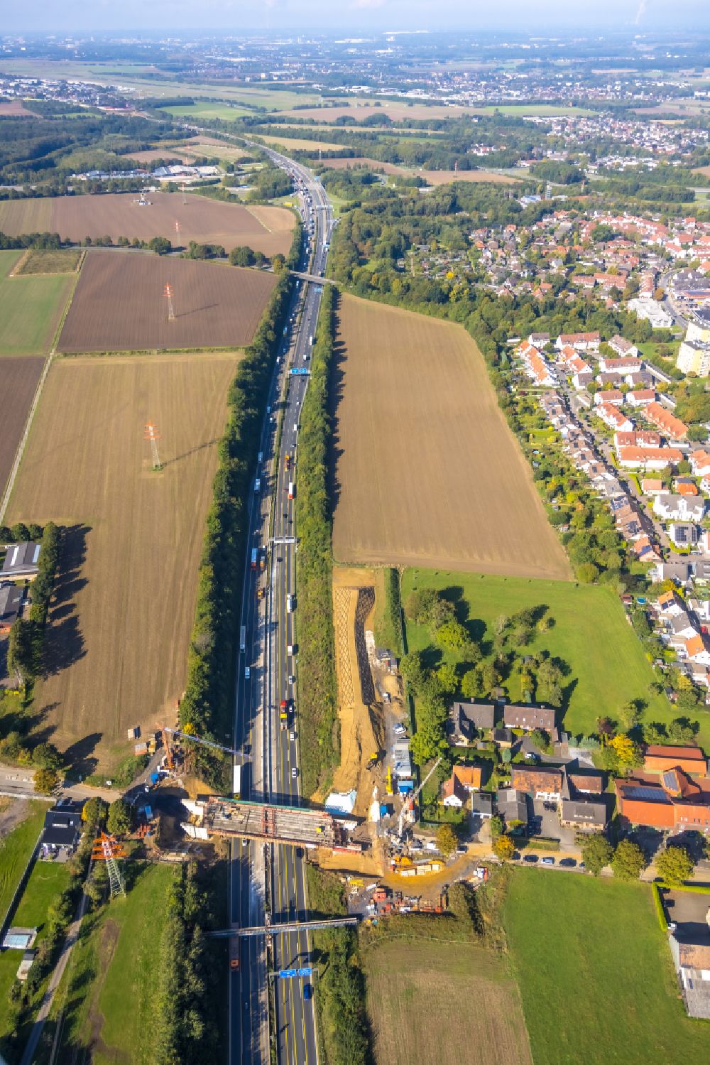 Unna von oben - Baustelle zum Neubau der Autobahn- Brücke Hertinger Straße in Unna im Bundesland Nordrhein-Westfalen, Deutschland