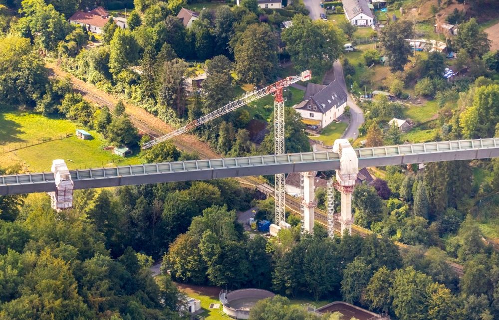 Heiligenhaus aus der Vogelperspektive: Baustelle zum Neubau des Autobahn- Brückenbauwerk der BAB A44 in Hofermühle im Bundesland Nordrhein-Westfalen, Deutschland