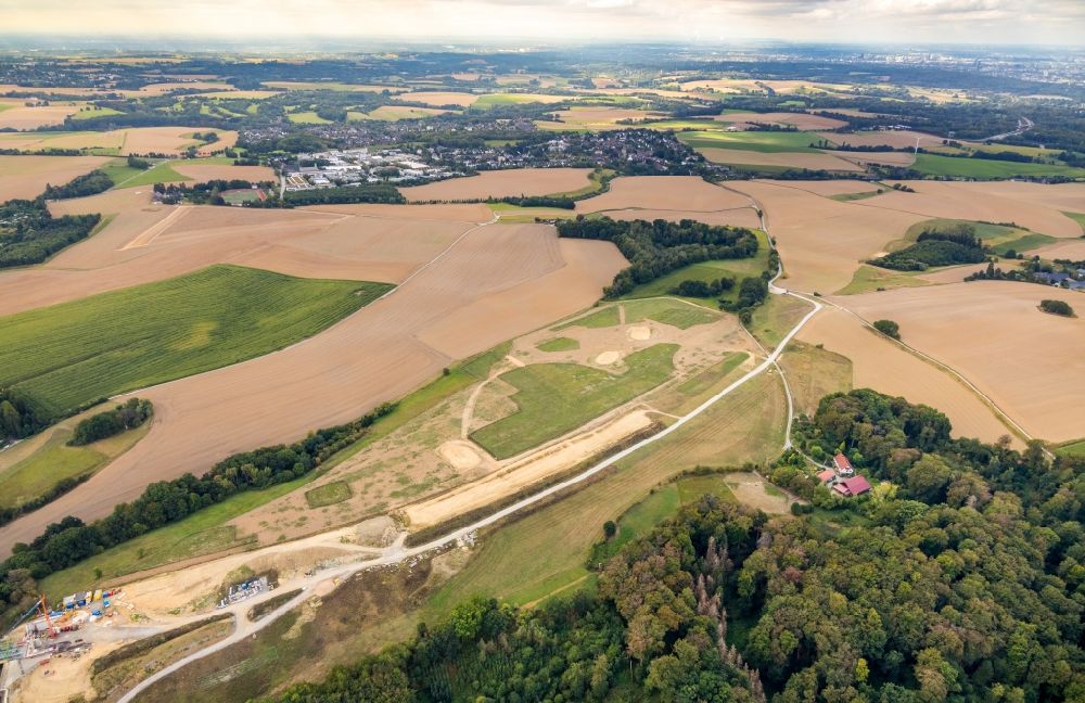 Heiligenhaus von oben - Baustelle zum Neubau des Autobahn- Brückenbauwerk der BAB A44 in Hofermühle im Bundesland Nordrhein-Westfalen, Deutschland