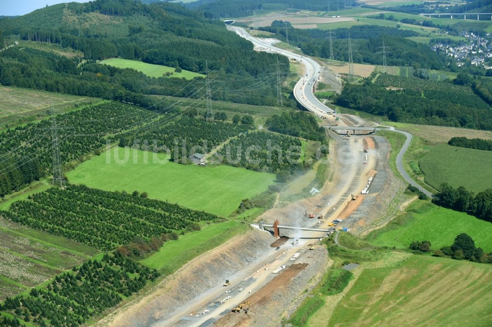 Velmede von oben - Baustelle zum Neubau des Autobahn- Brückenbauwerk der BAB A46 in Velmede im Bundesland Nordrhein-Westfalen, Deutschland
