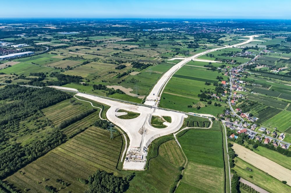 Neu Wulmstorf aus der Vogelperspektive: Baustelle zum Neubau am Autobahn- Streckenverlauf der BAB Abfahrt A26 in Neu Wulmstorf im Bundesland Niedersachsen, Deutschland