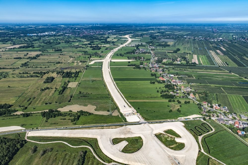 Luftaufnahme Neu Wulmstorf - Baustelle zum Neubau am Autobahn- Streckenverlauf der BAB Abfahrt A26 in Neu Wulmstorf im Bundesland Niedersachsen, Deutschland