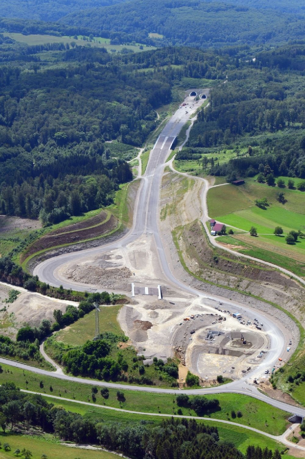 Luftaufnahme Rheinfelden (Baden) - Baustelle zum Neubau der Autobahn- Trasse der BAB A98 im Ortsteil Minseln in Rheinfelden (Baden) im Bundesland Baden-Württemberg, Deutschland