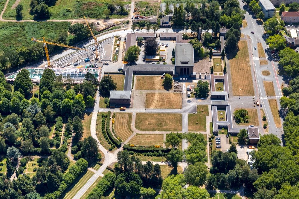 Luftbild Bochum - Baustelle zum Neubau eines Betriebshof der Feuerwehr und einem Gebäudekomplex der zentralen Friedhofsunterhaltung in Bochum im Bundesland Nordrhein-Westfalen, Deutschland