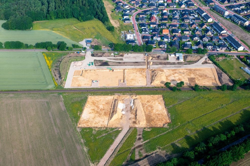 Luftaufnahme Stade - Baustelle zum Neubau eines Bildungs Campus mit Turnhalle in Stade Riensförde im Bundesland Niedersachsen, Deutschland
