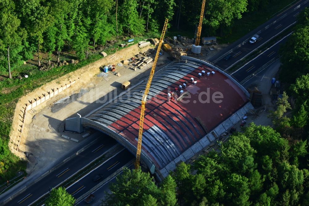 Luftbild Warnitz - Baustelle zum Neubau eines Brückenbauwerkes über die BAB Autobahn A11 am Abzweig in Warnitz in der Uckermark im Bundesland Brandenburg