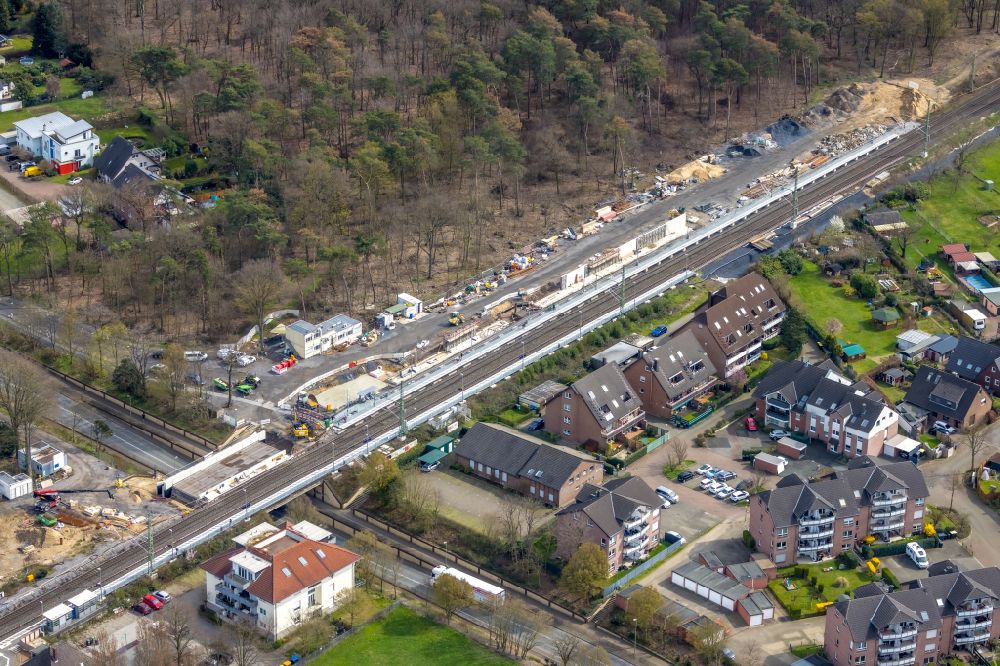Luftaufnahme Voerde (Niederrhein) - Baustelle zum Neubau der Brückenkonstruktion über die Steinstraße in Voerde (Niederrhein) im Bundesland Nordrhein-Westfalen, Deutschland
