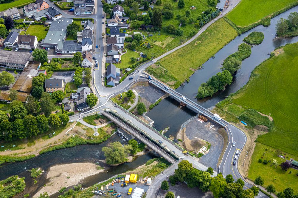 Luftbild Oeventrop - Baustelle zum Neubau der Brückenkonstruktion Dinscheder Brücke über die Ruhr in Oeventrop im Bundesland Nordrhein-Westfalen, Deutschland