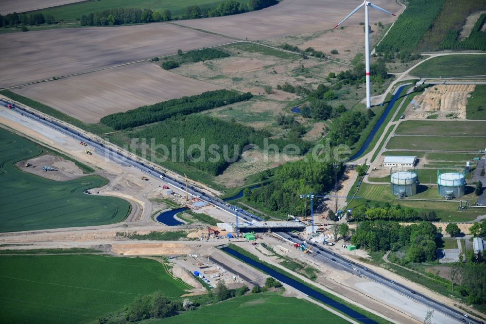 Luftbild Schönerlinde - Baustelle zum Neubau der Brückenkonstruktion an der Mühlenbecker Straße in Schönerlinde im Bundesland Brandenburg, Deutschland