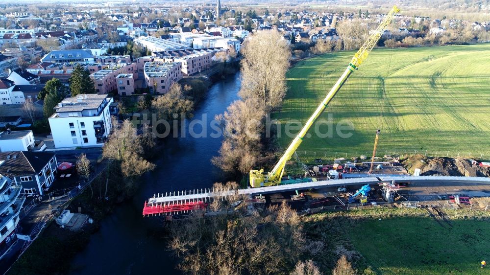 Luftbild Hennef (Sieg) - Baustelle zum Neubau der Brückenkonstruktion Siegbrücke in Hennef (Sieg) im Bundesland Nordrhein-Westfalen, Deutschland