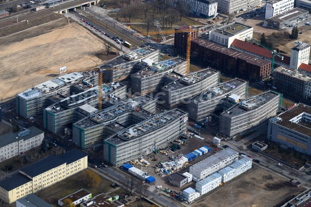 Berlin von oben - Baustelle zum Neubau eines Büro- und Geschäftshauses Allianz Campus Berlin im Ortsteil Johannisthal - Adlershof in Berlin