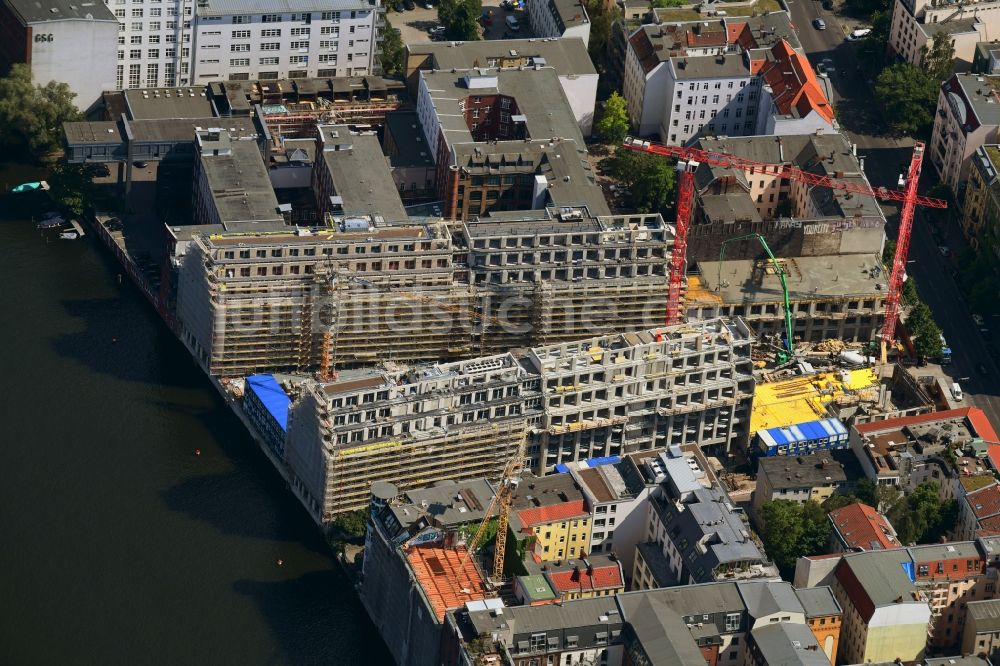 Luftaufnahme Berlin - Baustelle zum Neubau eines Büro- und Geschäftshauses CUVRY CAMPUS im Ortsteil Kreuzberg in Berlin, Deutschland