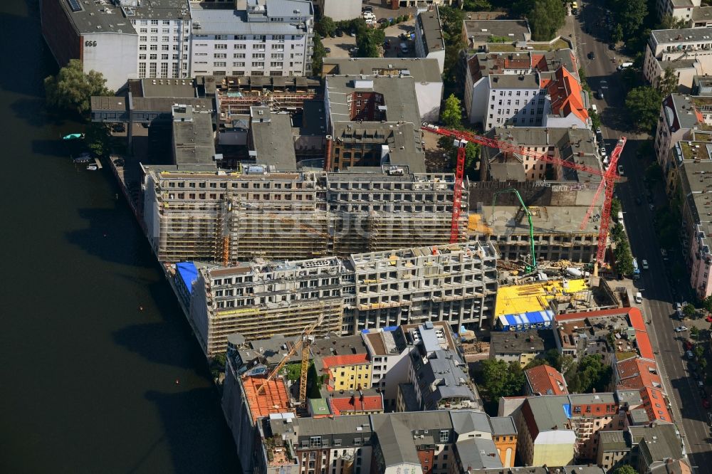 Berlin aus der Vogelperspektive: Baustelle zum Neubau eines Büro- und Geschäftshauses CUVRY CAMPUS im Ortsteil Kreuzberg in Berlin, Deutschland