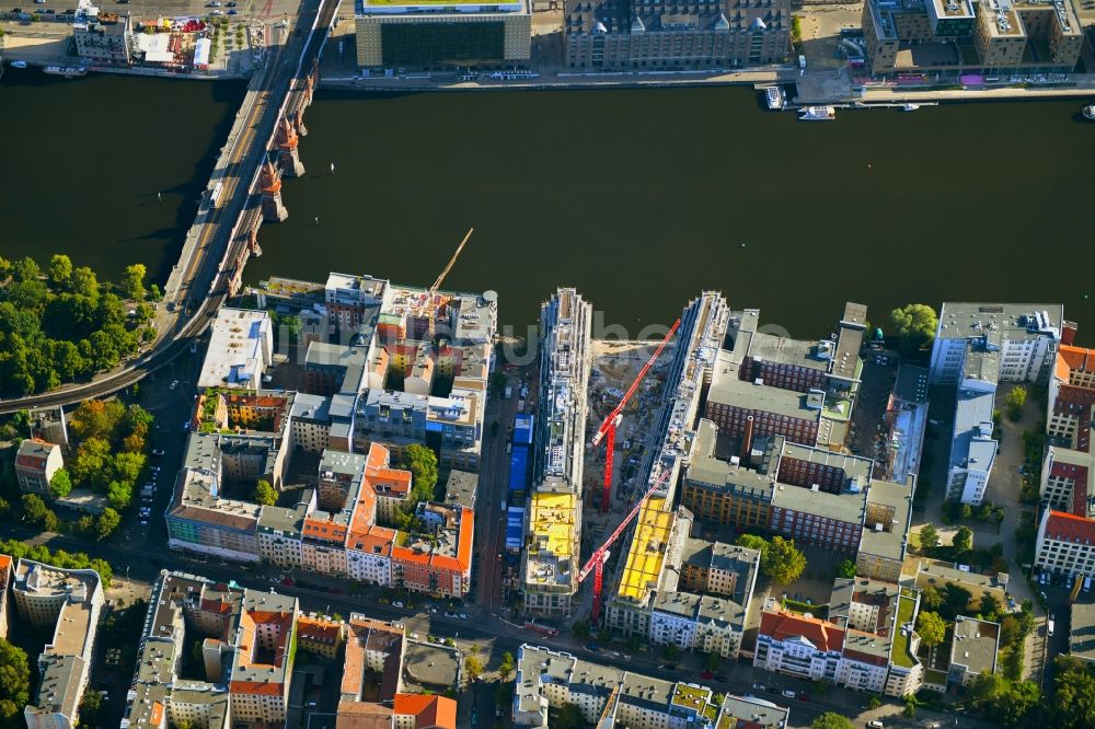 Luftaufnahme Berlin - Baustelle zum Neubau eines Büro- und Geschäftshauses CUVRY CAMPUS im Ortsteil Kreuzberg in Berlin, Deutschland