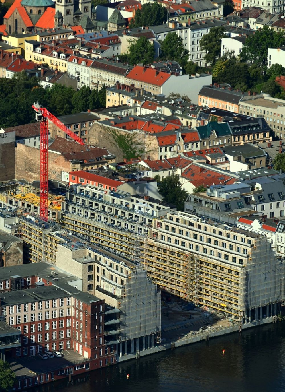 Berlin von oben - Baustelle zum Neubau eines Büro- und Geschäftshauses CUVRY CAMPUS im Ortsteil Kreuzberg in Berlin, Deutschland