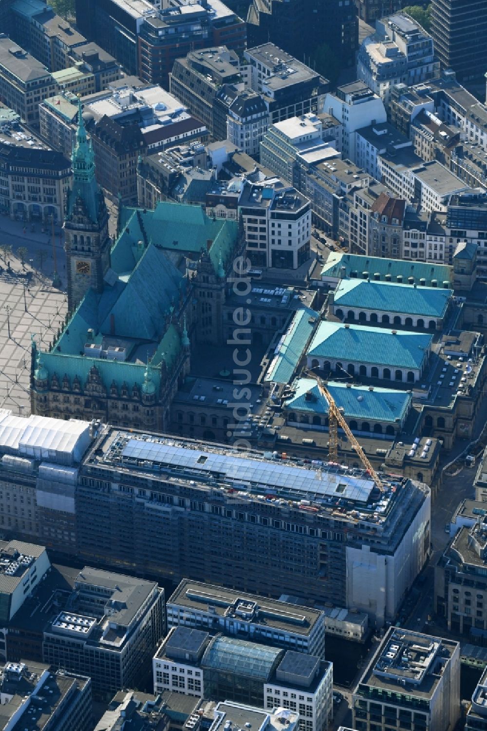 Luftaufnahme Hamburg - Baustelle zum Neubau eines Büro- und Geschäftshauses am Einkaufsboulevard Alter Wall in Hamburg, Deutschland