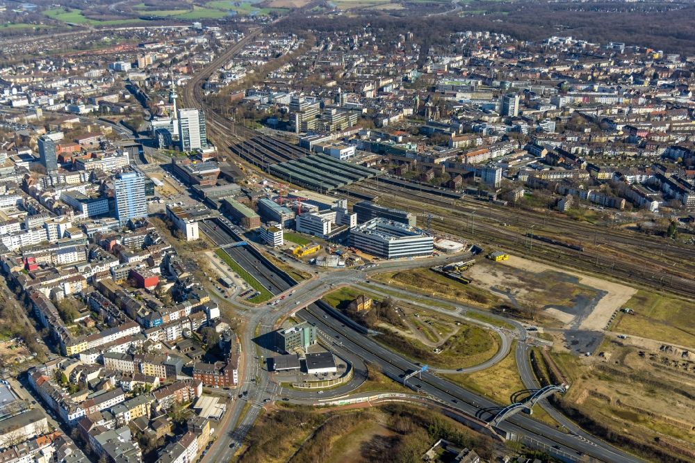 Luftbild Duisburg - Baustelle zum Neubau eines Büro- und Geschäftshauses Koloniestraße - Wuhanstraße in Duisburg im Bundesland Nordrhein-Westfalen - NRW, Deutschland