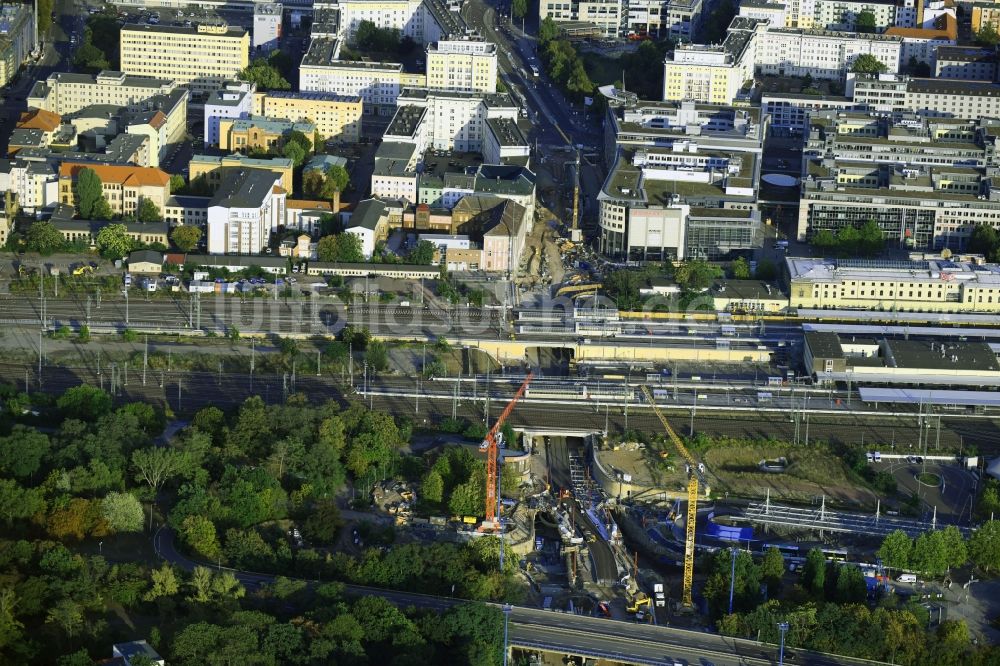 Magdeburg von oben - Baustelle zum Neubau des Citytunnels im Zuge der Bahnbrückensanierung der Deutschen Bahn in Magdeburg im Bundesland Sachsen-Anhalt