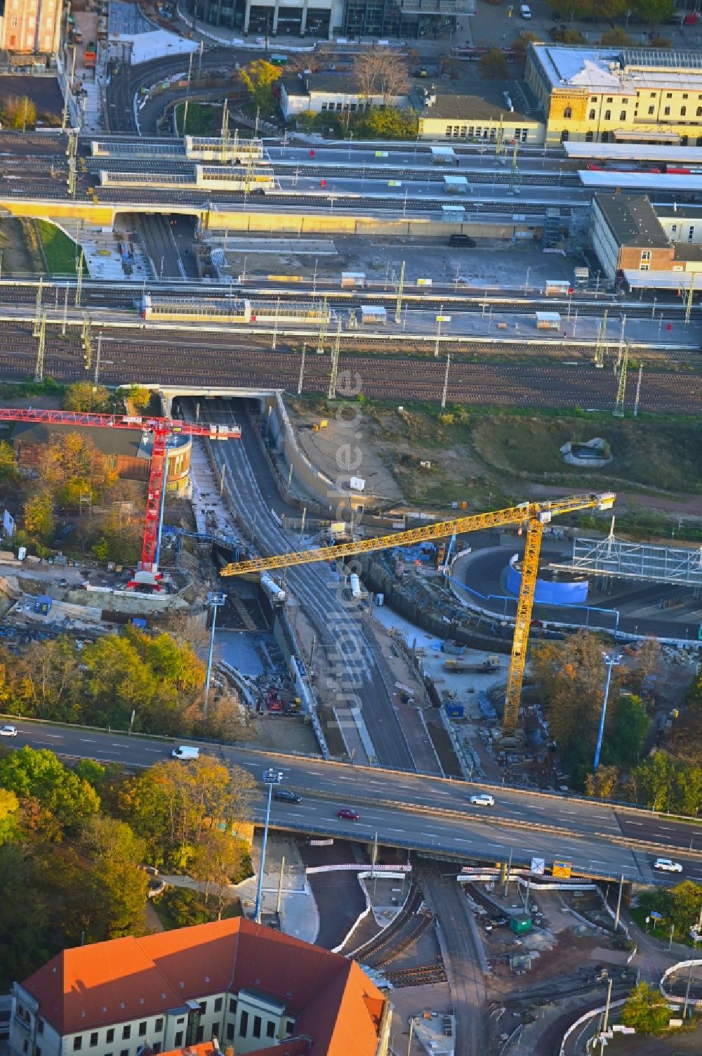 Magdeburg aus der Vogelperspektive: Baustelle zum Neubau des Citytunnels im Zuge der Bahnbrückensanierung der Deutschen Bahn in Magdeburg im Bundesland Sachsen-Anhalt