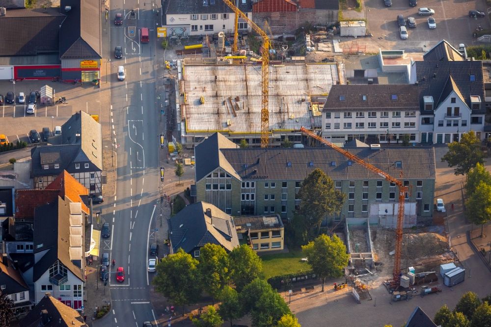 Luftaufnahme Warstein - Baustelle zum Neubau des Domkarrees an der Dieplohstraße / Ecke B55 in Warstein im Bundesland Nordrhein-Westfalen, Deutschland