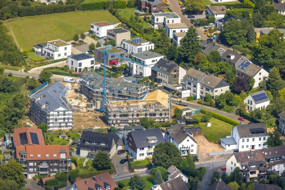 Bochum von oben - Baustelle zum Neubau von drei Mehrfamilienhäuser im Ortsteil Stiepel in Bochum im Bundesland Nordrhein-Westfalen, Deutschland