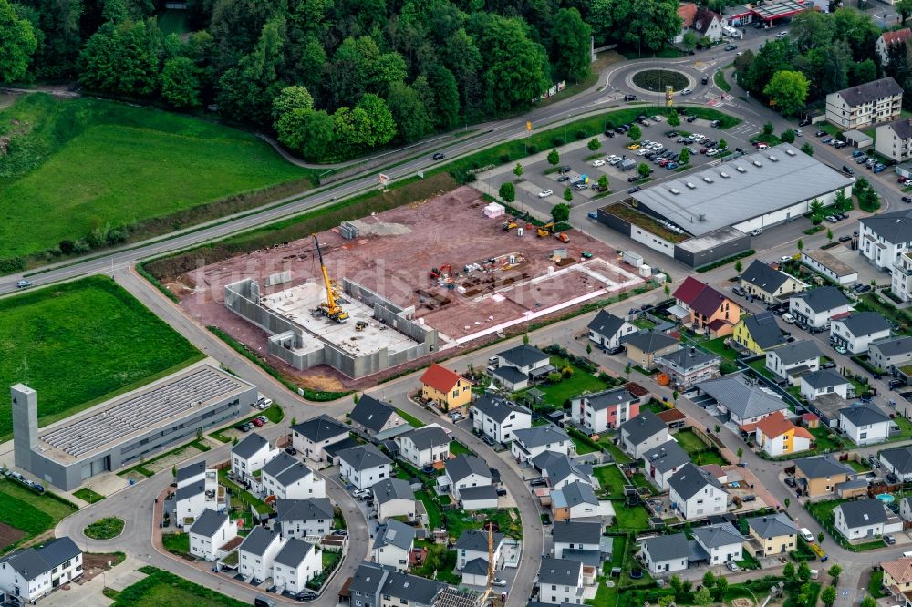 Luftaufnahme Kenzingen - Baustelle zum Neubau Fachmarkt Feuerwehrweg in Kenzingen im Bundesland Baden-Württemberg, Deutschland