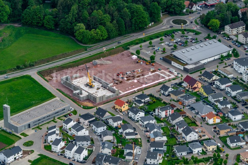 Kenzingen von oben - Baustelle zum Neubau Fachmarkt Feuerwehrweg in Kenzingen im Bundesland Baden-Württemberg, Deutschland