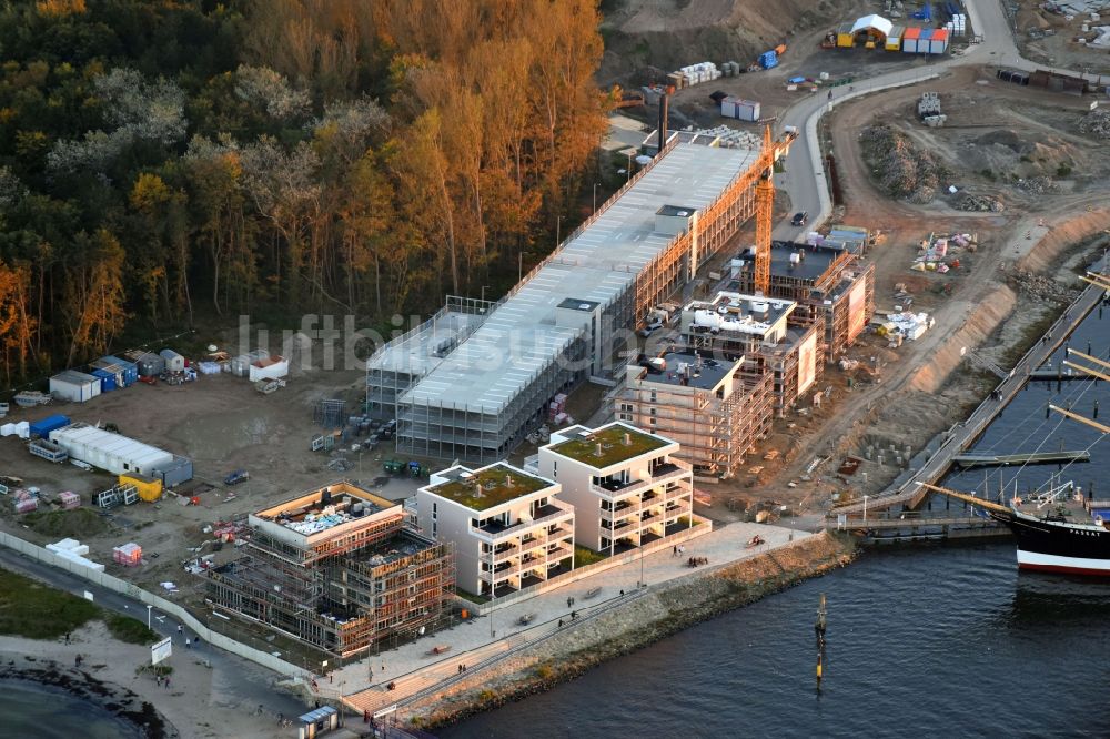 Luftbild Travemünde - Baustelle zum Neubau der Ferienhaus Anlage Priwall Waterfront in Travemünde im Bundesland Schleswig-Holstein, Deutschland