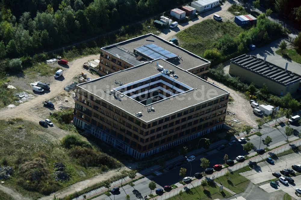 Luftbild Berlin - Baustelle zum Neubau des Firmengebäudes der Flexim GmbH an der Boxberger Straße im Bezirk Marzahn-Hellersdorf in Berlin