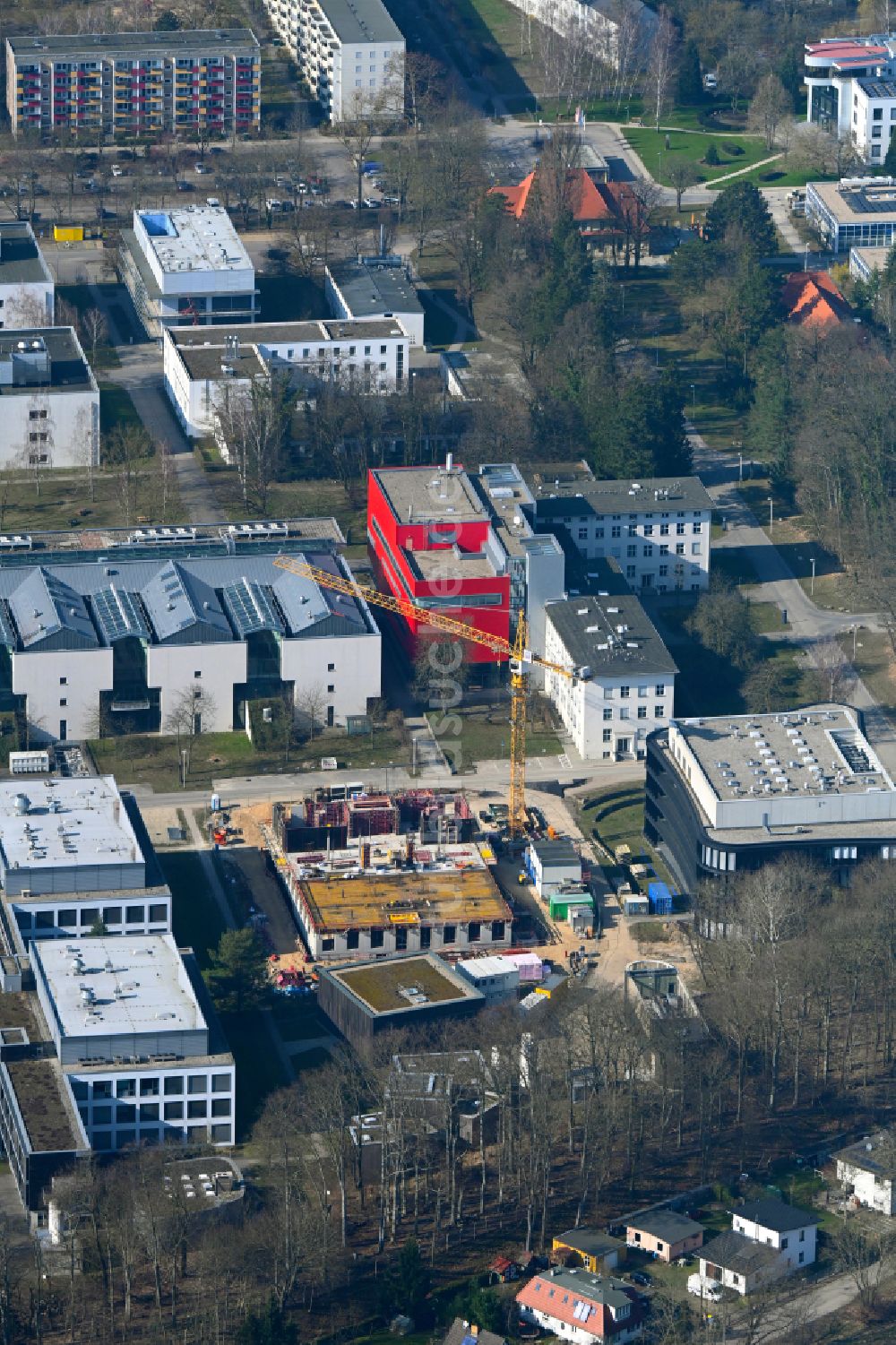 Luftbild Berlin - Baustelle zum Neubau eines Forschungs- Gebäudes und Bürokomplex des Max Delbrück Centers im Ortsteil Buch in Berlin, Deutschland