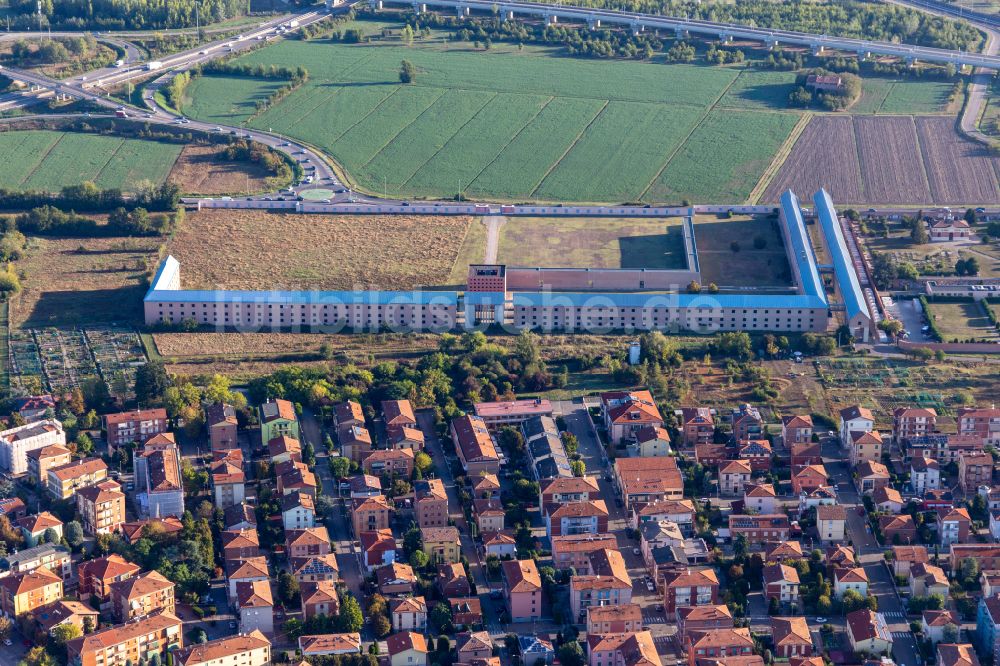 Luftaufnahme Modena - Baustelle zum Neubau des Friedhofes Cimitero nuovo di Aldo Rossi in Modena in Emilia-Romagna, Italien