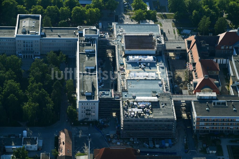 Luftaufnahme Rostock - Baustelle zum Neubau eines Funktionsgebäudes auf dem Campus Schillingallee im Ortsteil Hansaviertel in Rostock im Bundesland Mecklenburg-Vorpommern