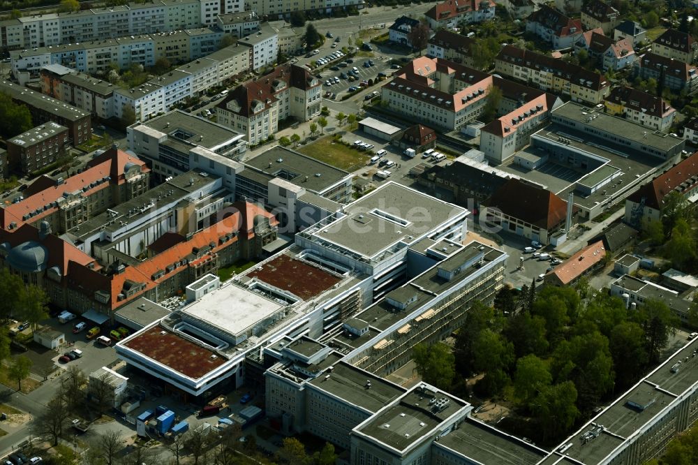 Luftbild Rostock - Baustelle zum Neubau eines Funktionsgebäudes auf dem Campus Schillingallee im Ortsteil Hansaviertel in Rostock im Bundesland Mecklenburg-Vorpommern