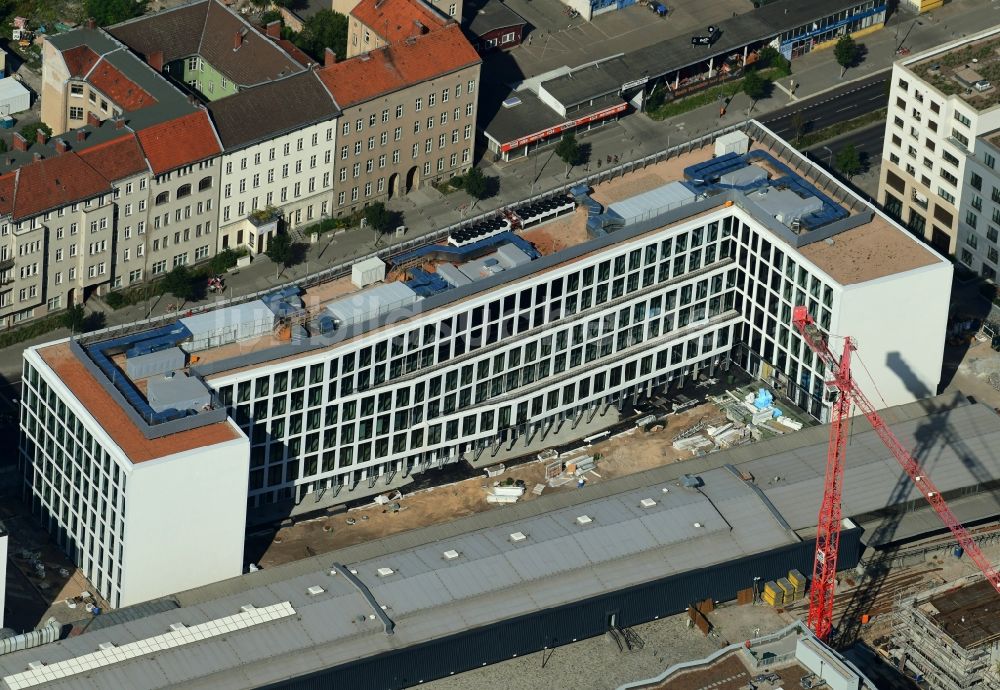 Luftaufnahme Berlin - Baustelle zum Neubau eines Gebäudekomplex der CA Immobilien Anlagen Aktiengesellschaft im Ortsteil Moabit in Berlin, Deutschland