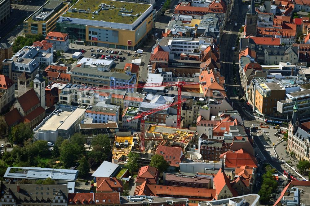 Luftaufnahme Erfurt - Baustelle zum Neubau des Gebäudekomplexes des Einkaufszentrum Anger-Passage in der Altstadt in Erfurt im Bundesland Thüringen, Deutschland