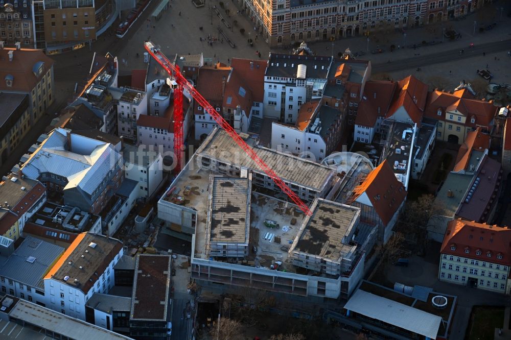 Luftaufnahme Erfurt - Baustelle zum Neubau des Gebäudekomplexes des Einkaufszentrum Anger-Passage in der Altstadt in Erfurt im Bundesland Thüringen, Deutschland