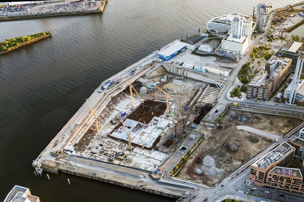 Hamburg von oben - Baustelle zum Neubau des Gebäudekomplexes des Einkaufszentrum Bau in der Hafencity in Hamburg, Deutschland