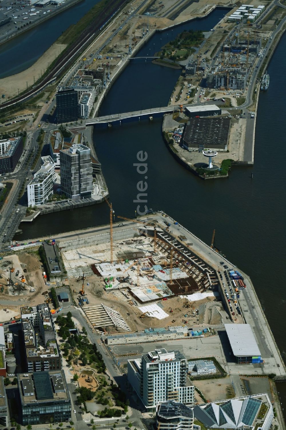 Hamburg aus der Vogelperspektive: Baustelle zum Neubau des Gebäudekomplexes des Einkaufszentrum Bau in der Hafencity in Hamburg, Deutschland