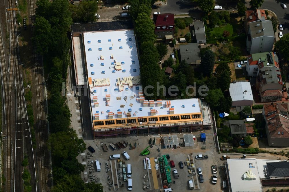 Luftbild Berlin - Baustelle zum Neubau des Gebäudekomplexes des Einkaufszentrum an der Hönower Straße im Ortsteil Mahlsdorf in Berlin, Deutschland