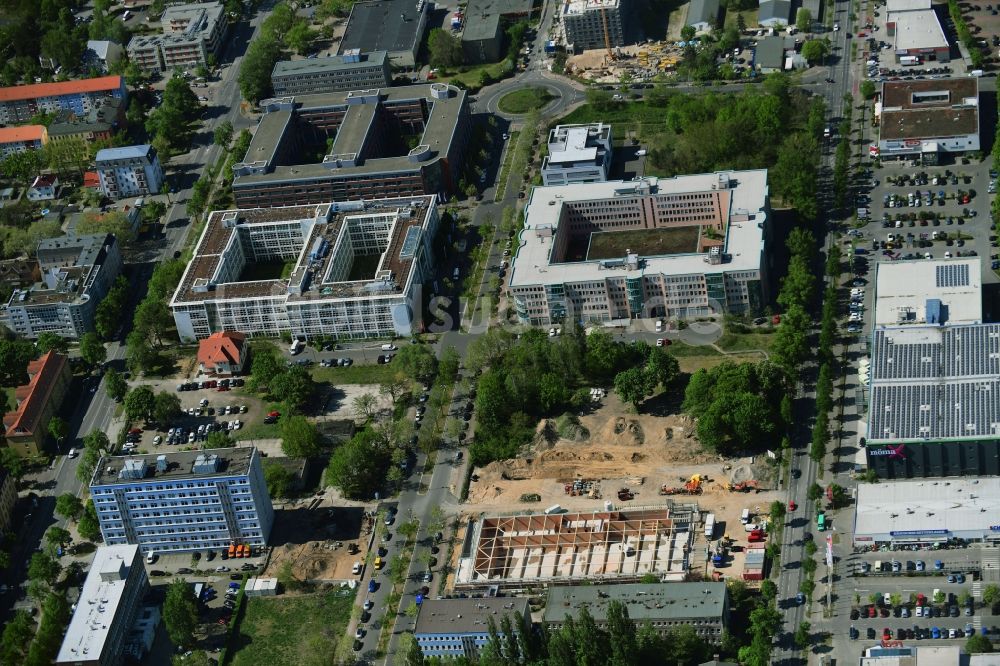 Luftbild Teltow - Baustelle zum Neubau des Gebäudekomplexes des Einkaufszentrum an der Oderstraße in Teltow im Bundesland Brandenburg, Deutschland
