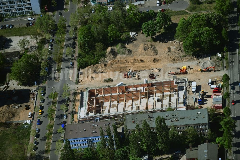 Luftaufnahme Teltow - Baustelle zum Neubau des Gebäudekomplexes des Einkaufszentrum an der Oderstraße in Teltow im Bundesland Brandenburg, Deutschland