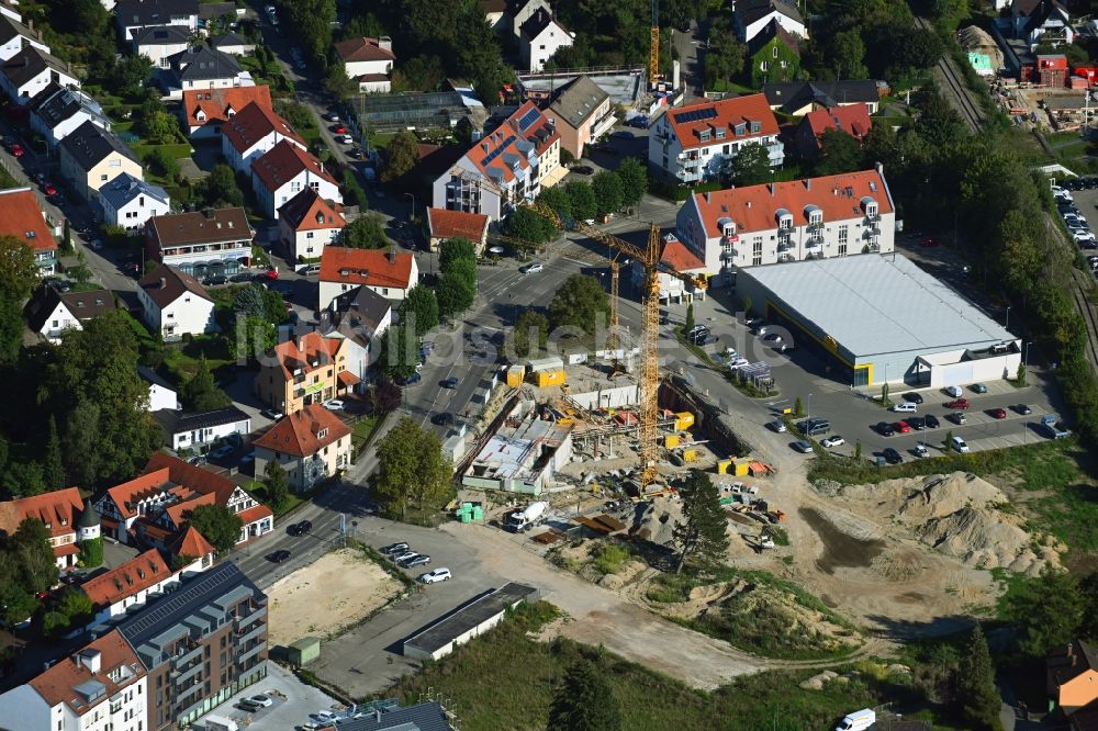 Neusäß von oben - Baustelle zum Neubau eines Gesundheitszentrum und Ärztehauses an der Hauptstraße in Neusäß im Bundesland Bayern, Deutschland